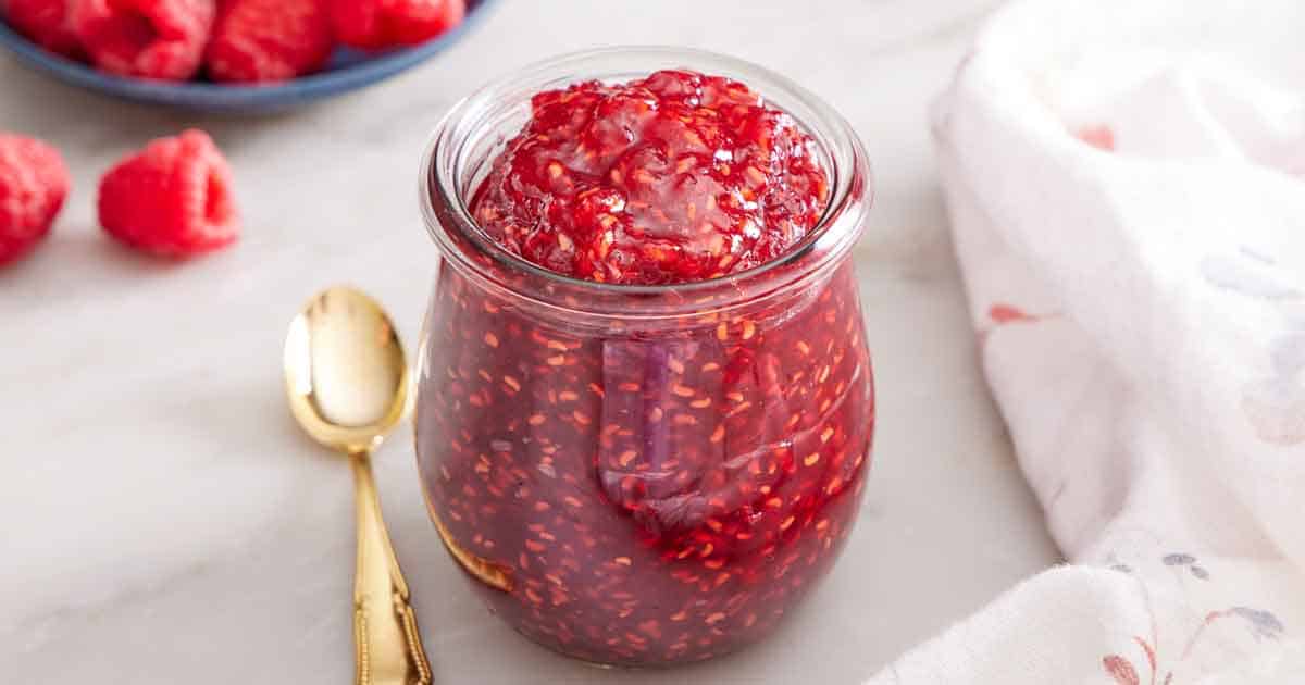 Quick Homemade Raspberry Jam: No Pectin, Endless Desserts